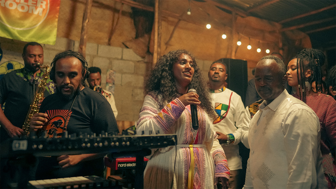 Photo of set Azmari Synthesis.