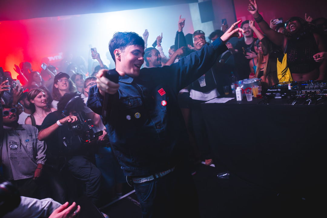 Photo of set Niko B.