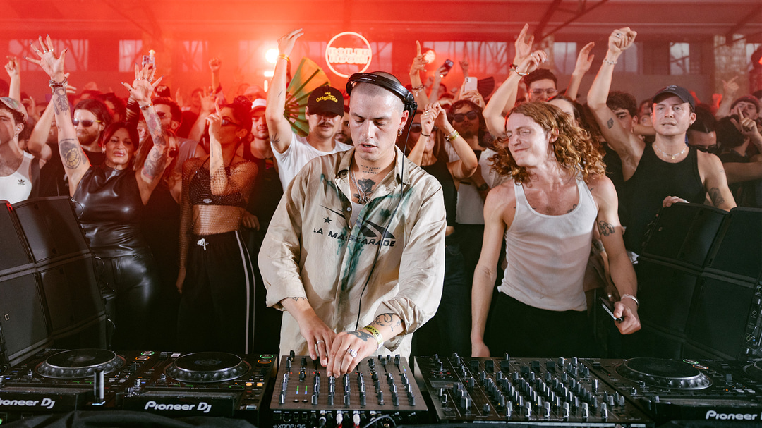 Photo of set Lacchesi.