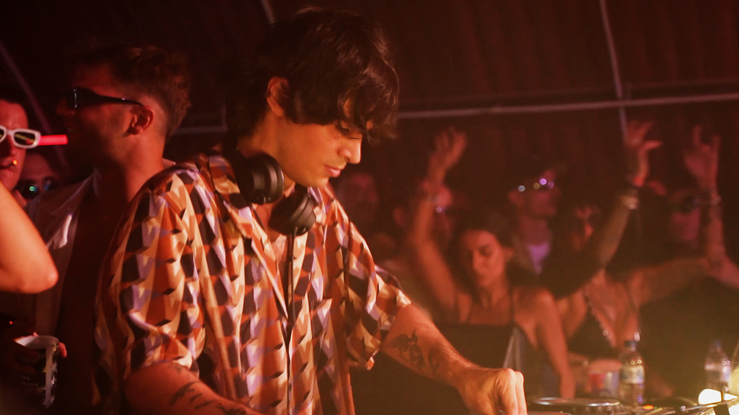 Photo of set Yanamaste.