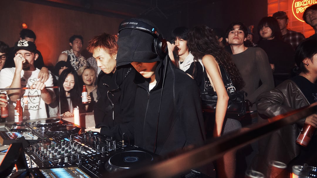 Photo of set Chanyoung.