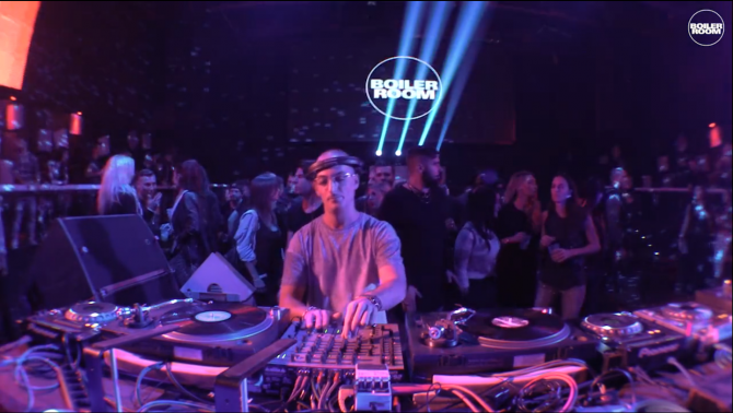 Photo of set Flavio Folco.