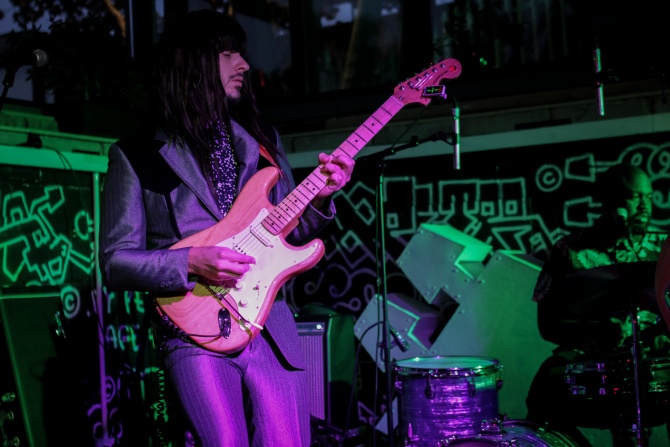 Photo of set Khruangbin.