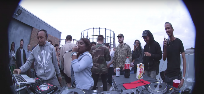 Photo of set Equiknoxx.