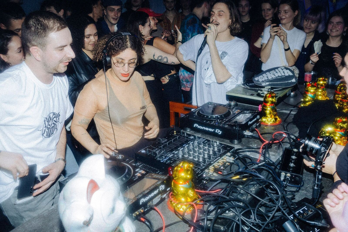 Photo of set Soumaya Phéline.