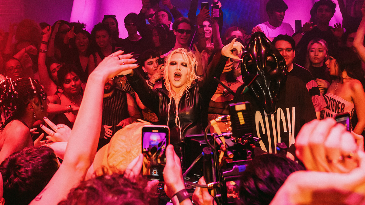 Photo of set COBRAH.