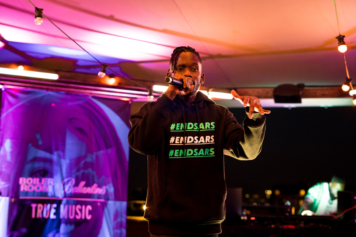 Photo of set Mr Eazi.