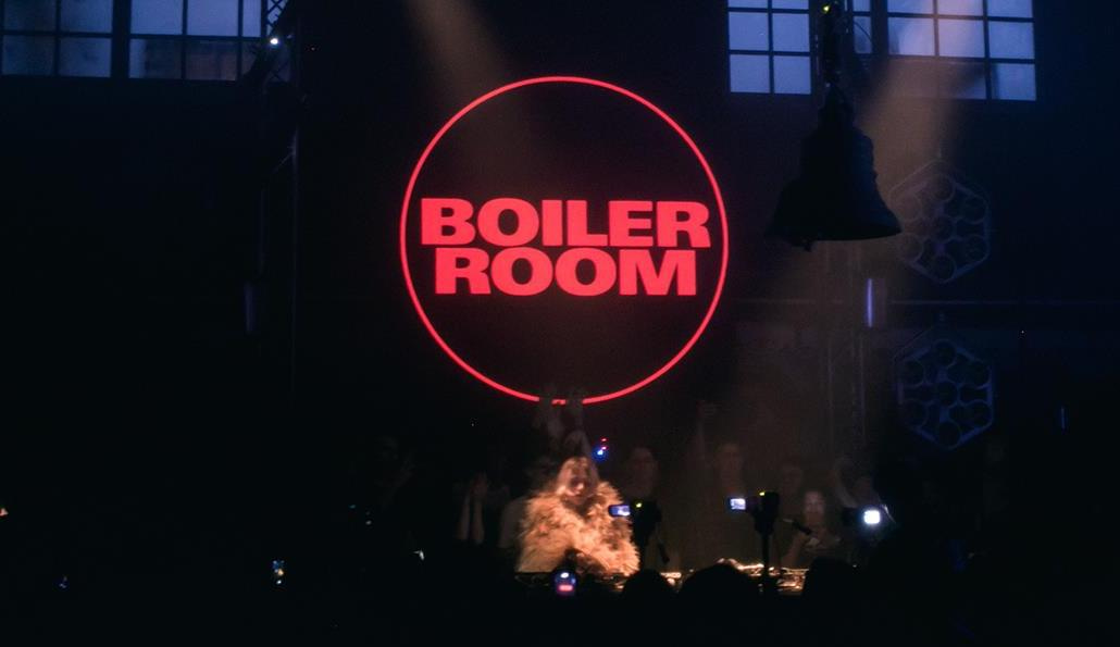 Photo of set Inga Mauer.