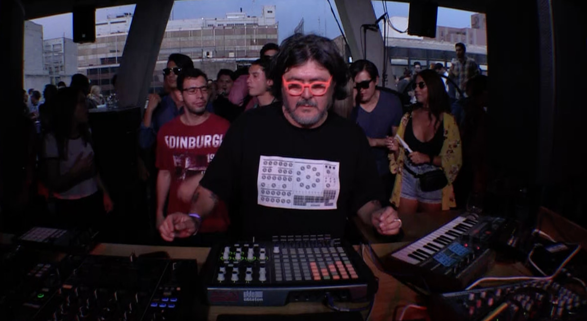 Photo of set Monopolar.