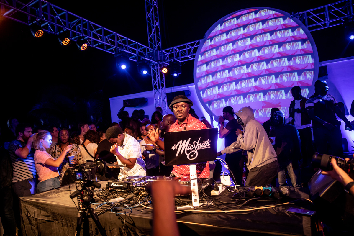 Photo of set DJ Mic Smith.