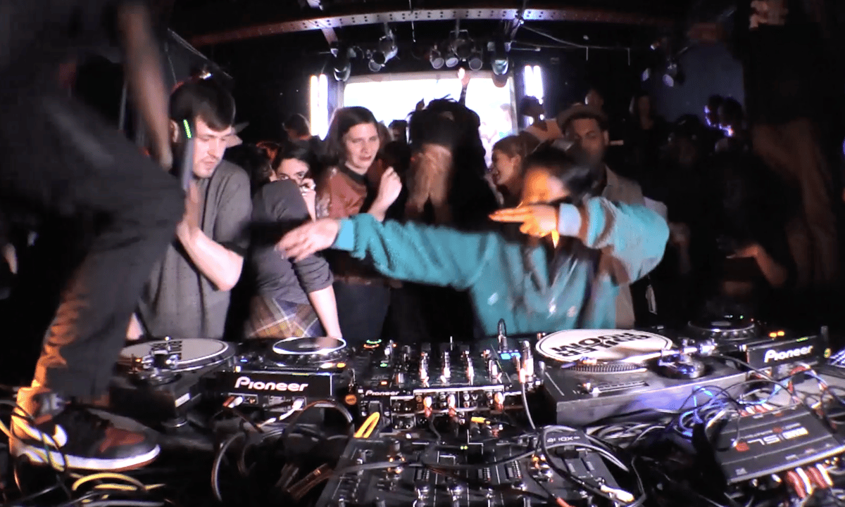 Photo of set Skinny Macho b2b Siobhan Bell.