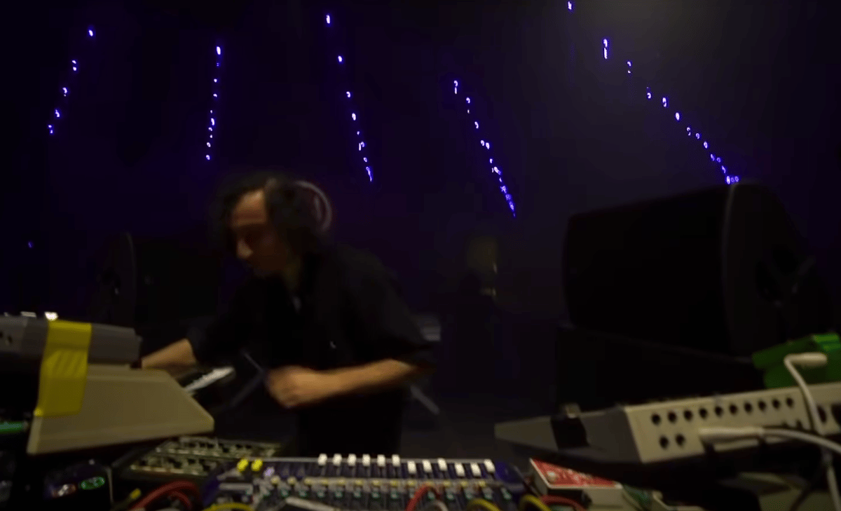 Photo of set Maoupa Mazzocchetti.