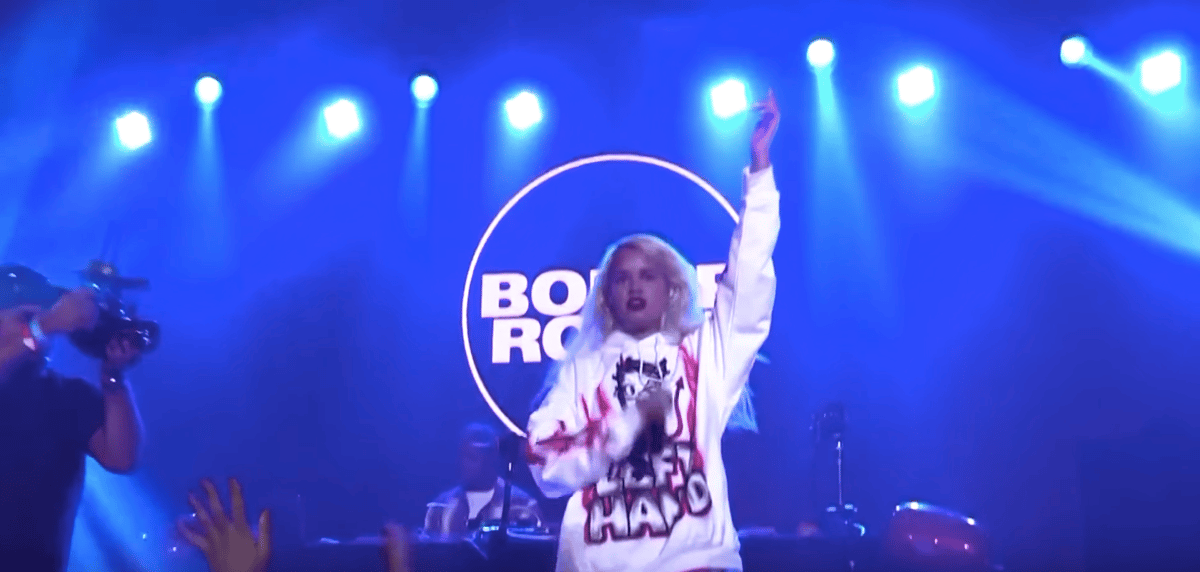 Photo of set Tommy Genesis.