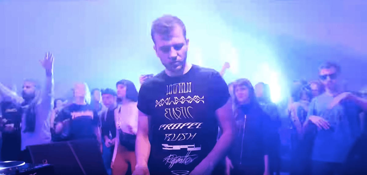 Photo of set Gabor Lázár.