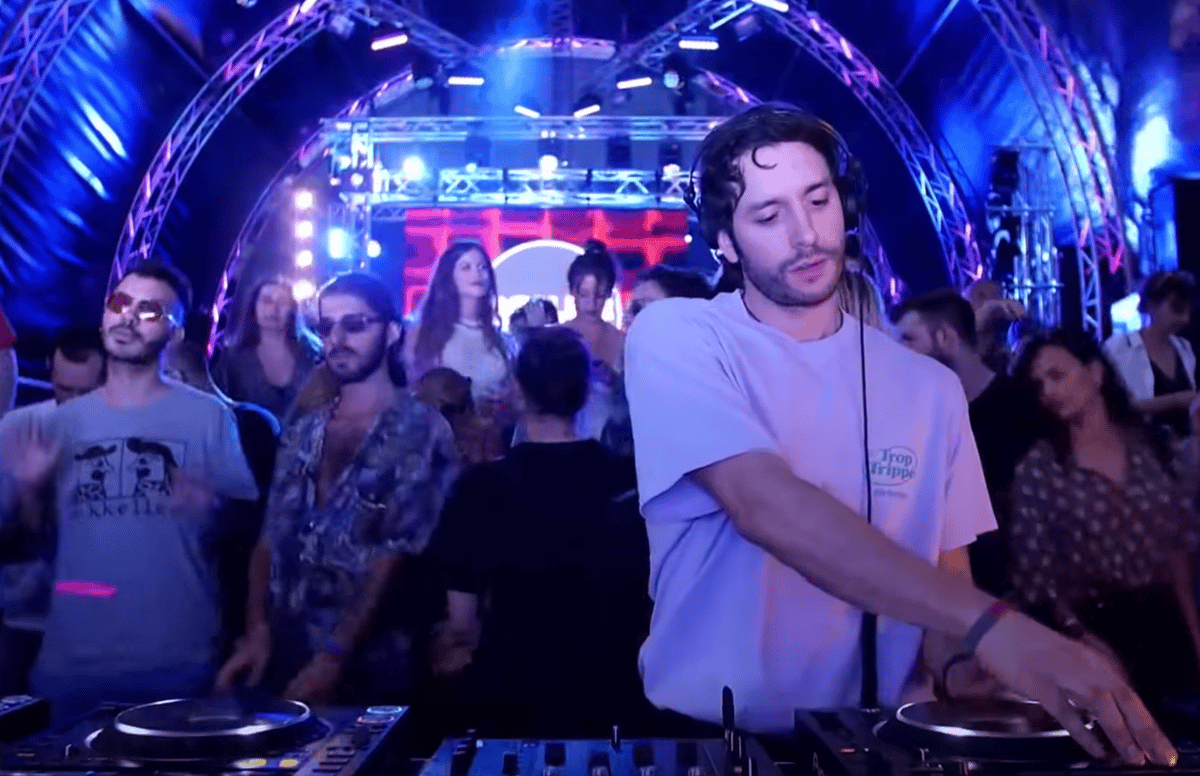 Photo of set Nicola Cruz.