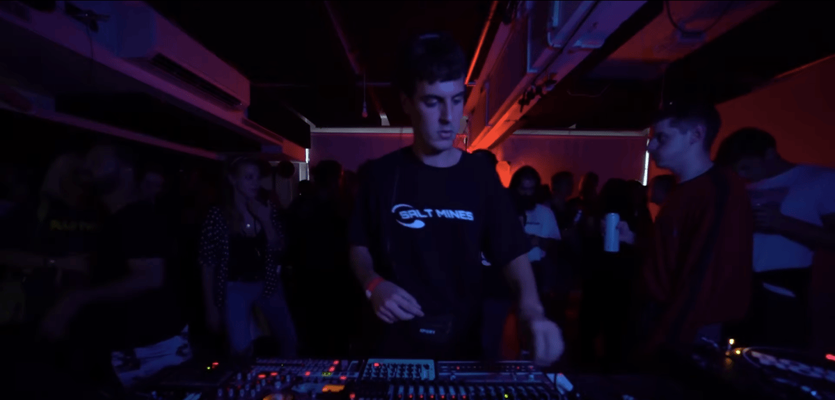 Photo of set Reptant.