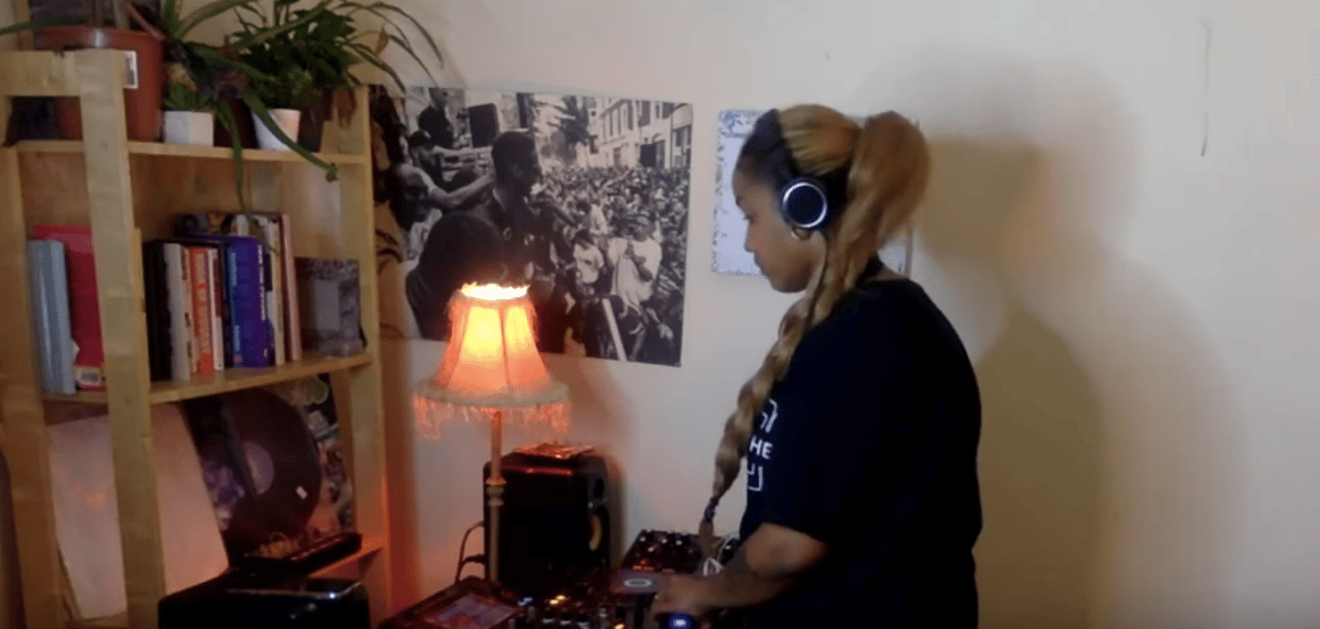 Photo of set Fauzia.