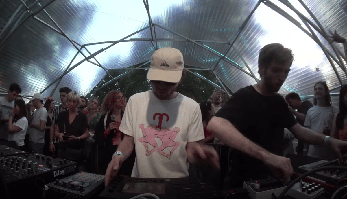 Photo of set Freq444.