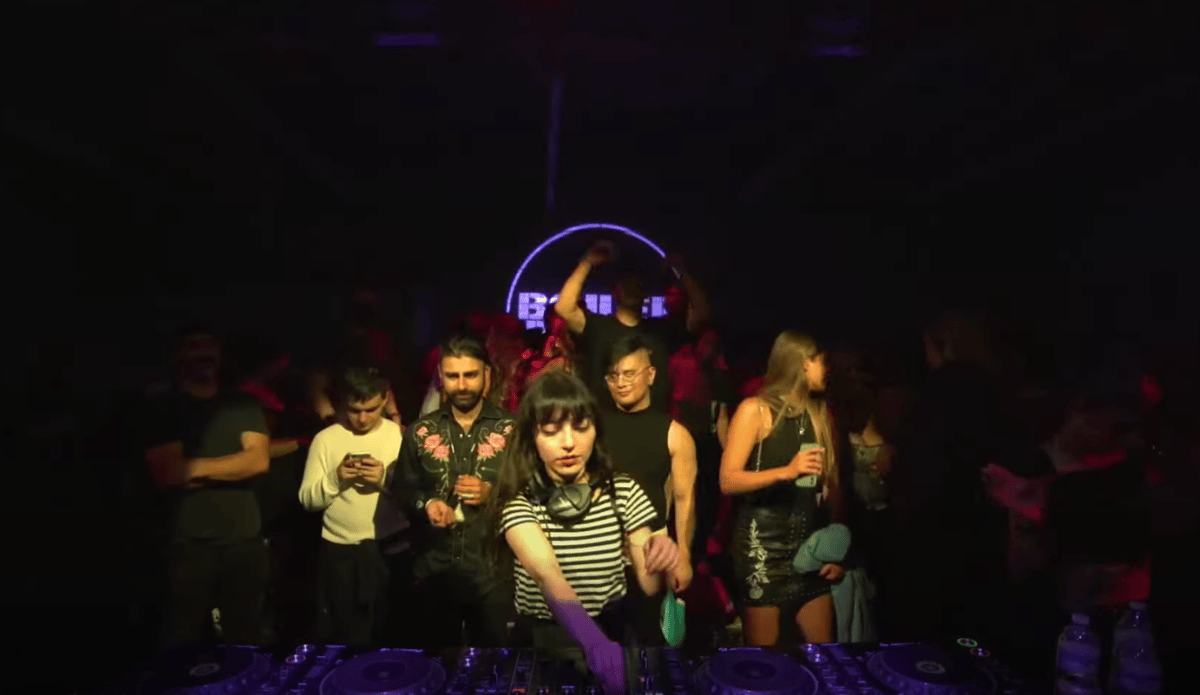 Photo of set Mesmé.