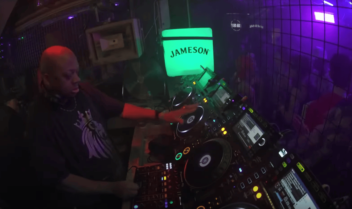 Photo of set Devious D & Ras Stirling.