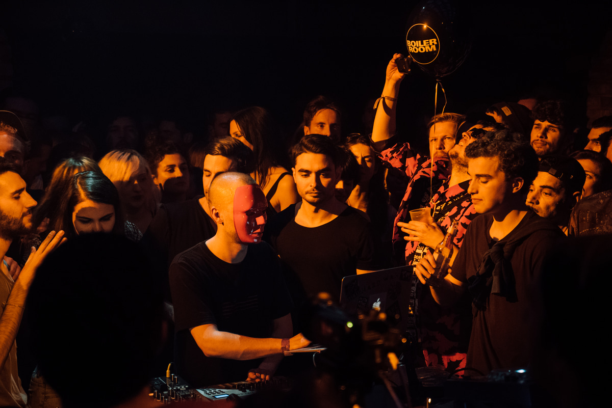 Photo of set Redshape.