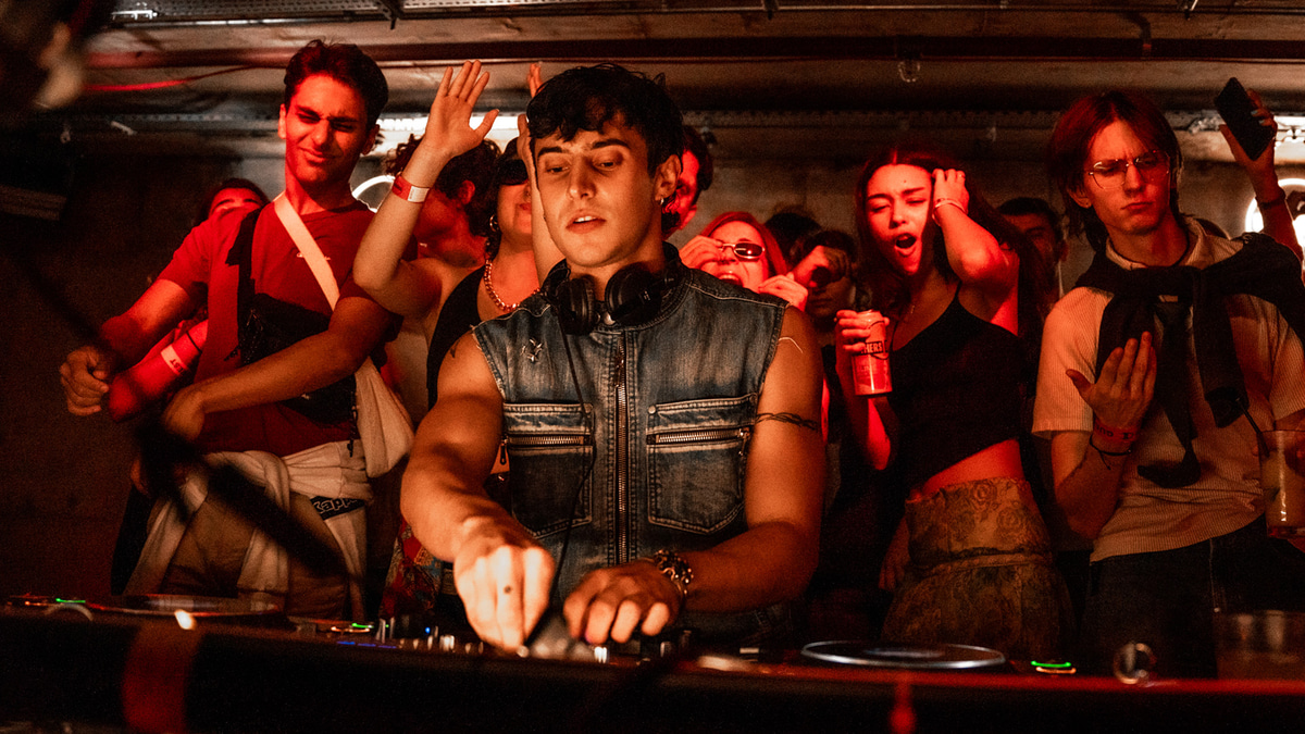 Photo of set Alcatraz.