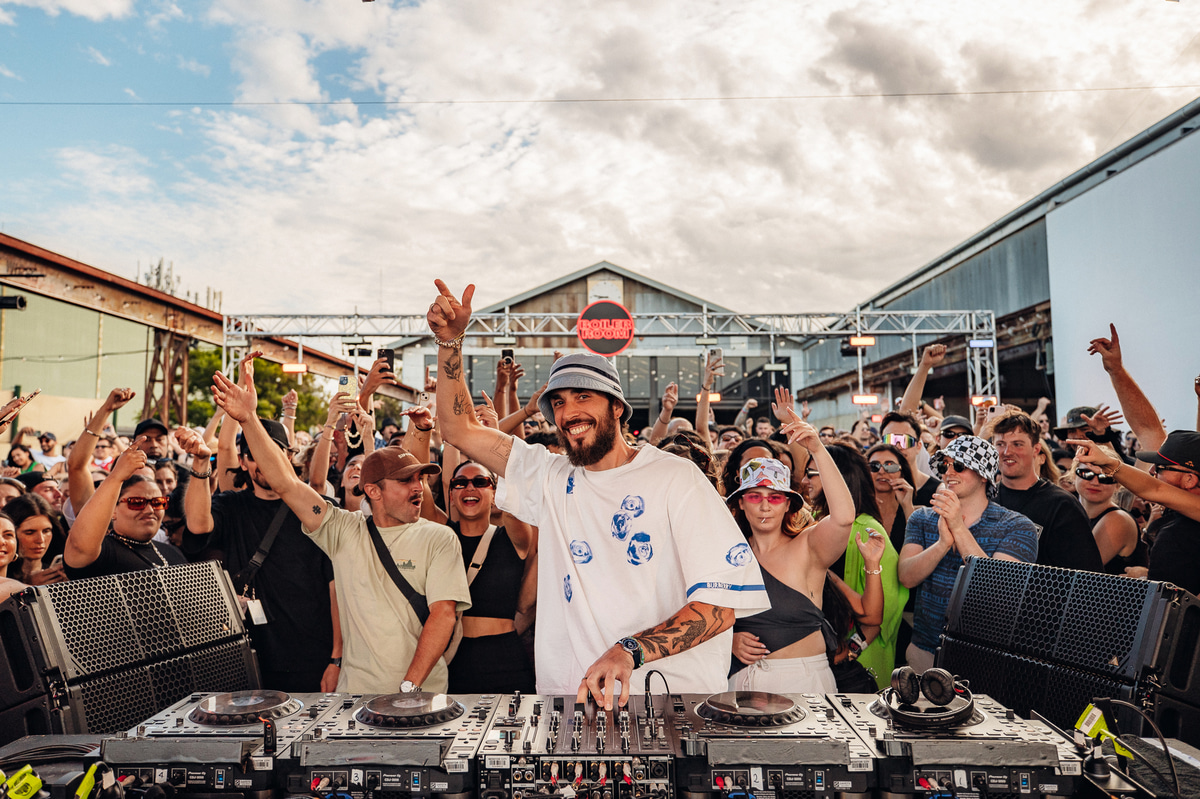 Photo of set Folamour.