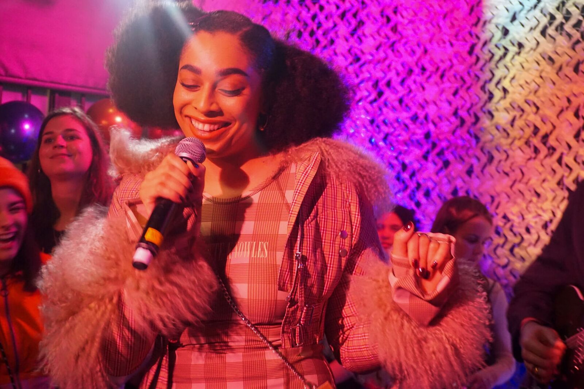 Photo of set Celeste.