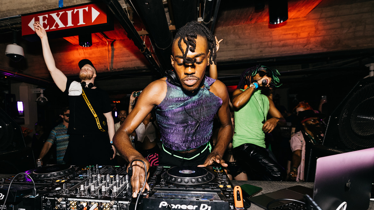 Photo of set JSPORT.