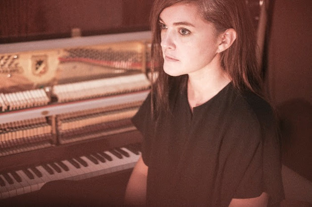 Photo of set Julianna Barwick.