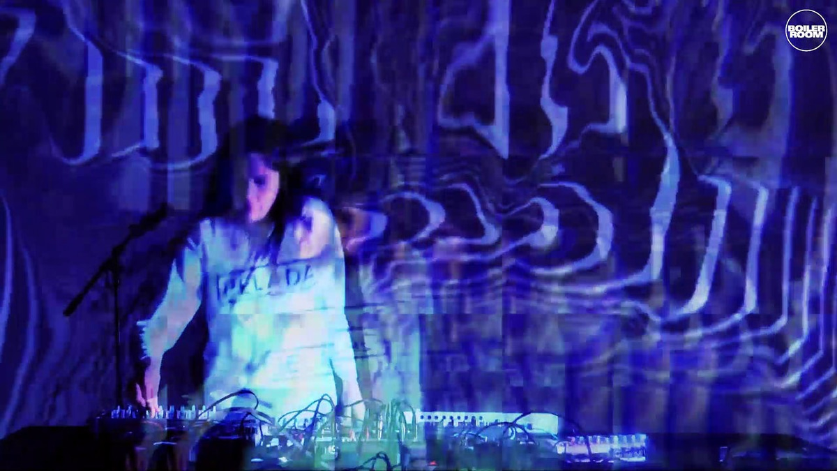 Photo of set Marie Davidson.