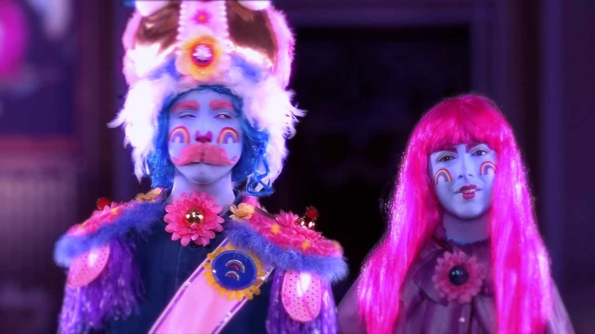 Photo of set Over The Rainbow.