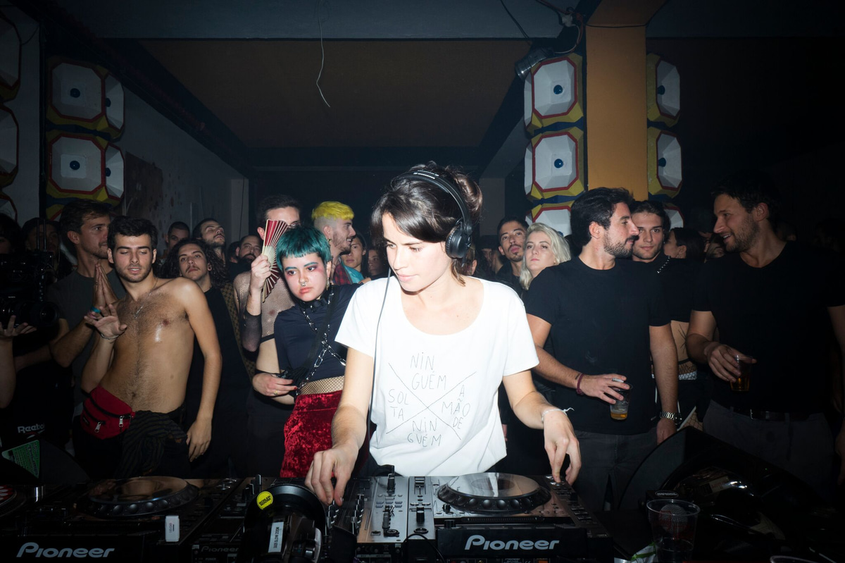 Photo of set NA O MI.