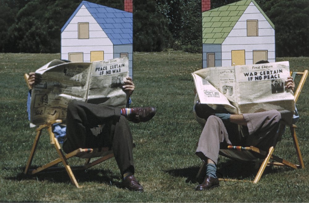 Photo of set Neighbours.