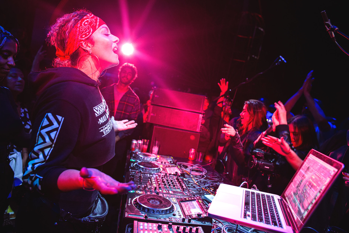 Photo of set Anane Vega.