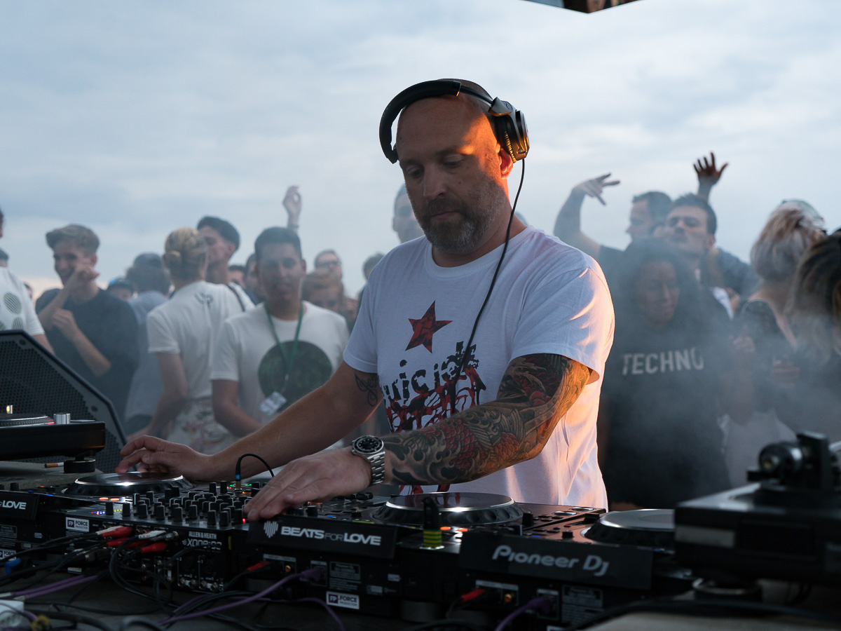 Photo of set James Ruskin.