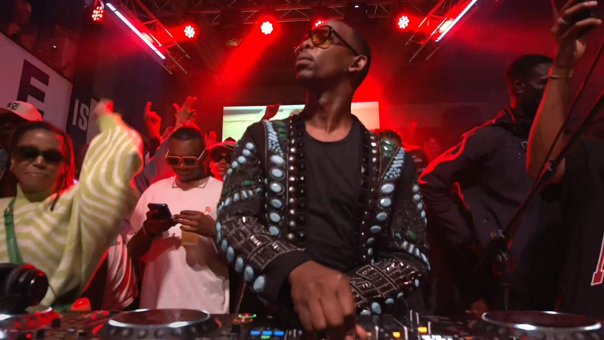 Photo of set Zakes Bantwini.