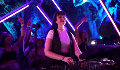 Photo of set Natalia Roth.