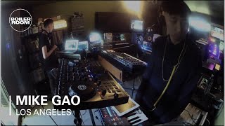 Photo of set Mike Gao.