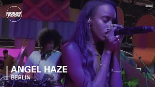 Photo of set Angel Haze.