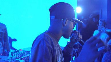 Photo of set Freddie Gibbs.