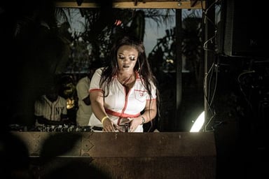 Photo of set DBN gogo.