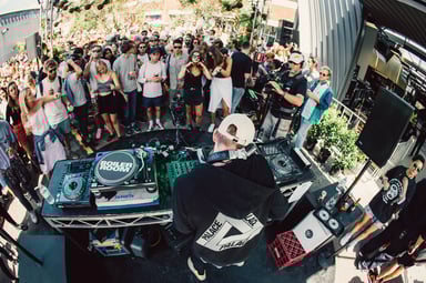 Photo of set Florian Kupfer.