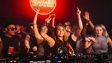 Photo of set SABRINA.