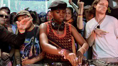 Photo of set SHERELLE.